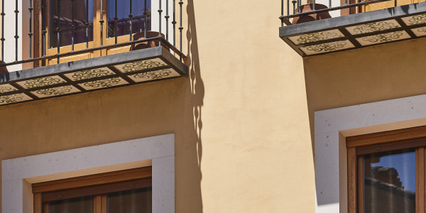 Pintar Fachadas de Casas Unifamiliares / Chalets Fuenlabrada · Pintura anticorrosiva para Barandillas, Rejas y otros Elementos
