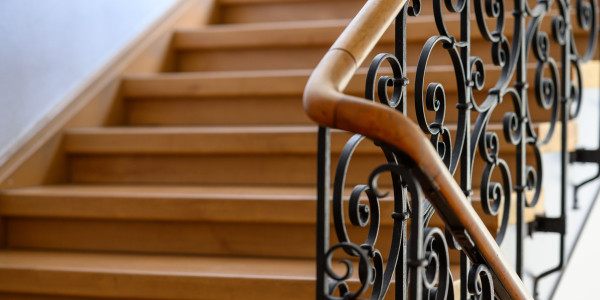 Pintar Fachadas y Patios de Luces de Comunidades Vecinos / Propietarios Fuenlabrada · Pintado de Pasillos, Escaleras y Zonas de Tránsito