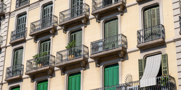 Pintar Fachadas y Patios de Luces de Comunidades Vecinos / Propietarios Fuenlabrada · Reparación y Preparación de Superficies