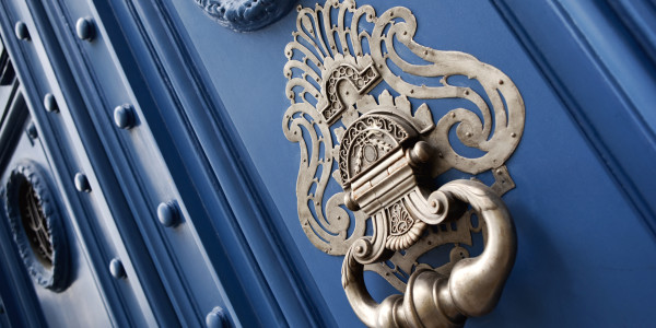 Rehabilitación y Restauración de Fachadas Fuenlabrada · Restauración de Puertas / Portales / Ventanas de Madera