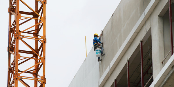 Trabajos Verticales en Fachadas de Edificios / Viviendas Fuenlabrada · Pintar Edificios de Construcción de Obra Nueva